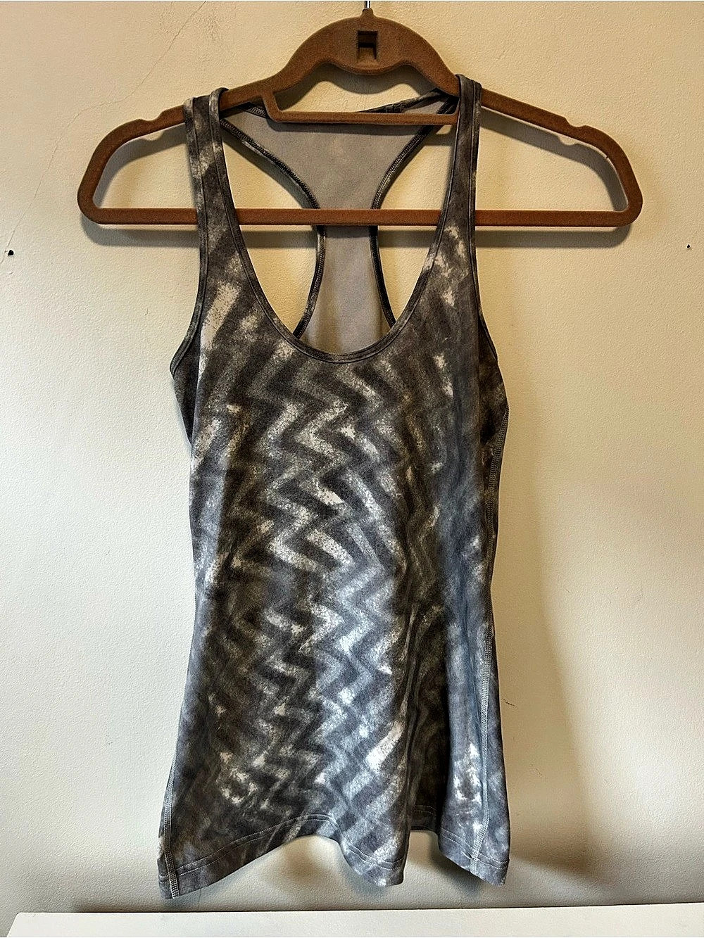 Lululemon Cool Racerback Geometric Racerback Tank in Gray & Black